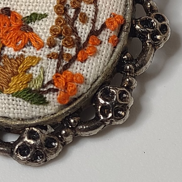 Vintage Metal Oval And Floral Embroidery Orange Flower Brooch - Picture 6 of 12